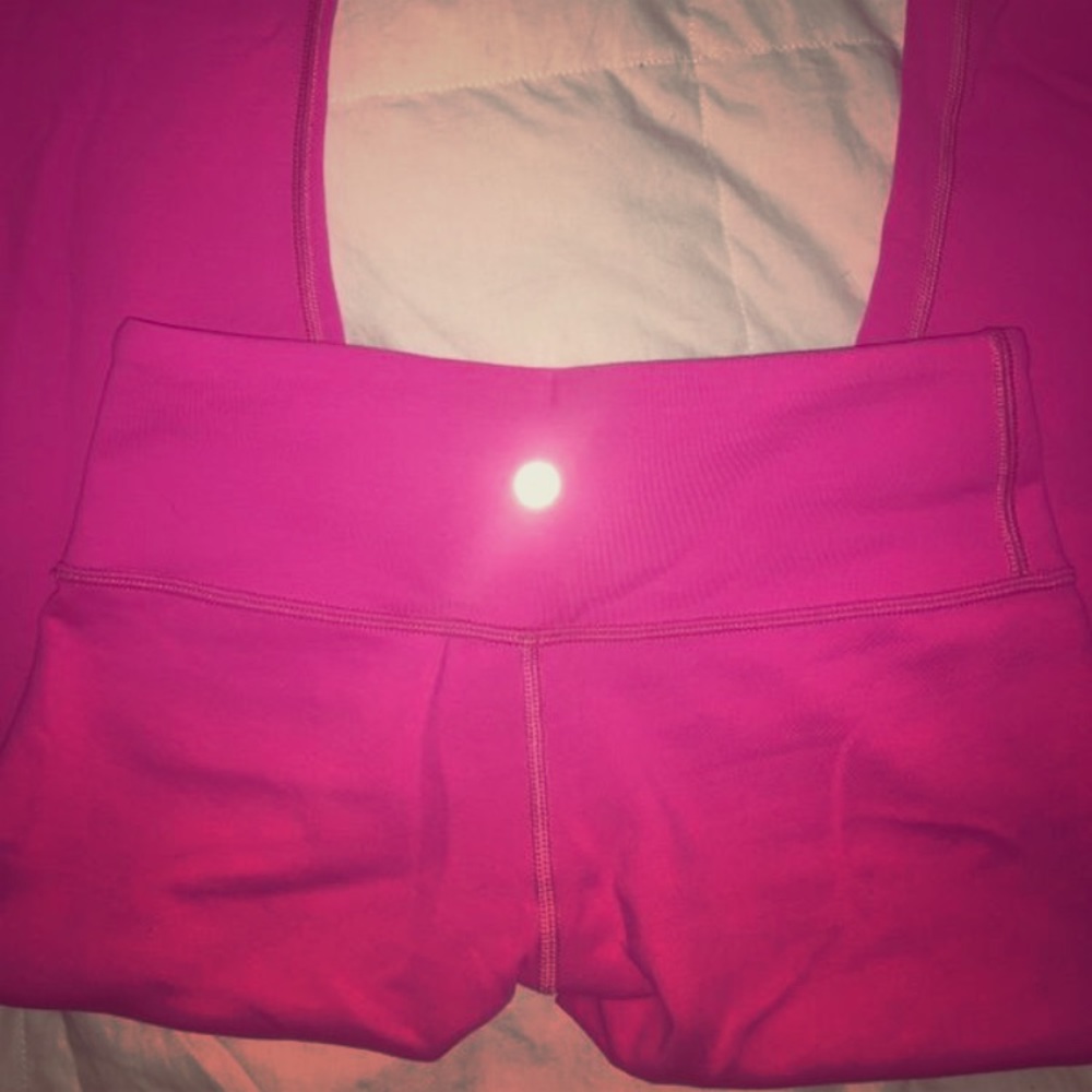 Lululemon cropped yoga pants